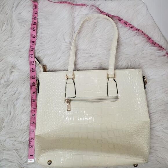Glossy Croc Large Tote Purse Cream Gold Hardware - Picture 4 of 5